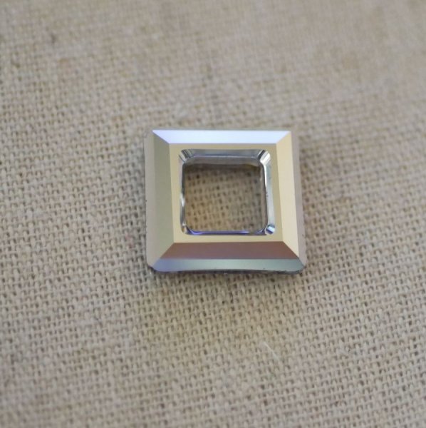 Firkant 4439 20mm farvet glas lys pink og himmelbl&aring;