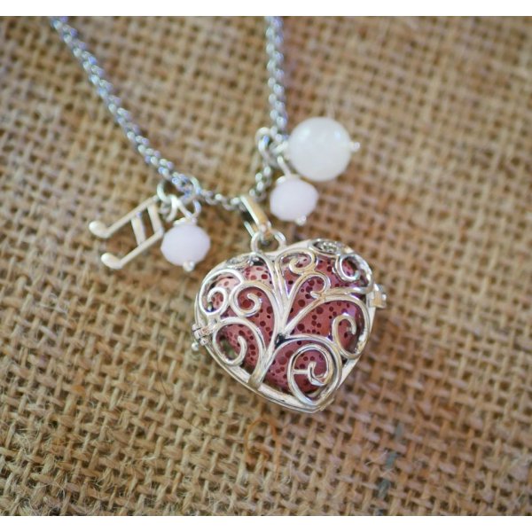 Halsk&aelig;de vedh&aelig;ng Hjerte&aelig;ske med lava sten farve efter eget valg Valentinsdag gave