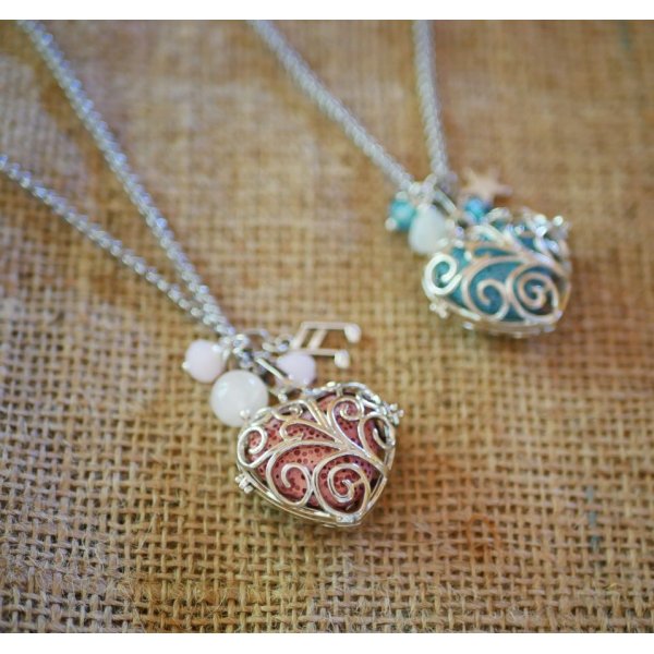 Halsk&aelig;de vedh&aelig;ng Hjerte&aelig;ske med lava sten farve efter eget valg Valentinsdag gave