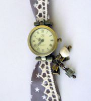 Montre bracelet en kit tissus et dentelle